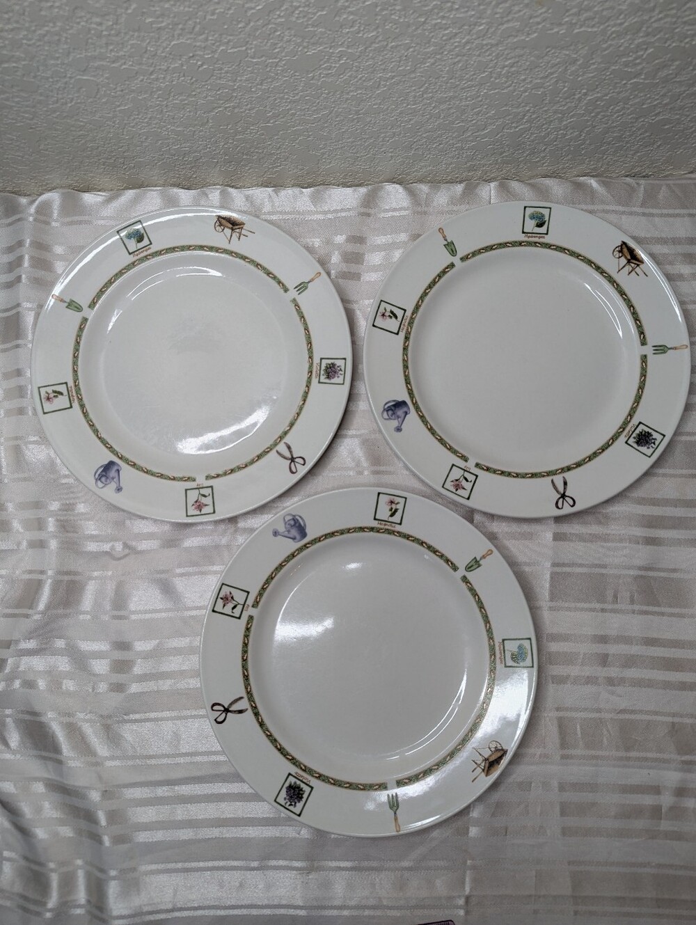 Royal Norfork Plates Dinner Beige Flowers Garden Cottagecore Retro Lot Of 3